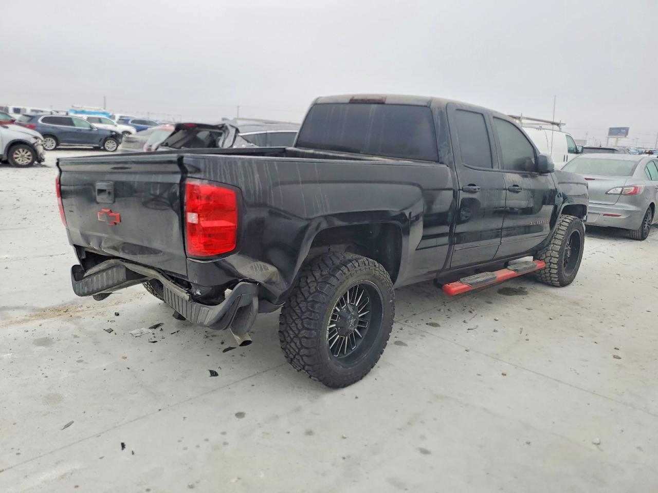2018 CHEVROLET SILVERADO C1500 LT photo 3
