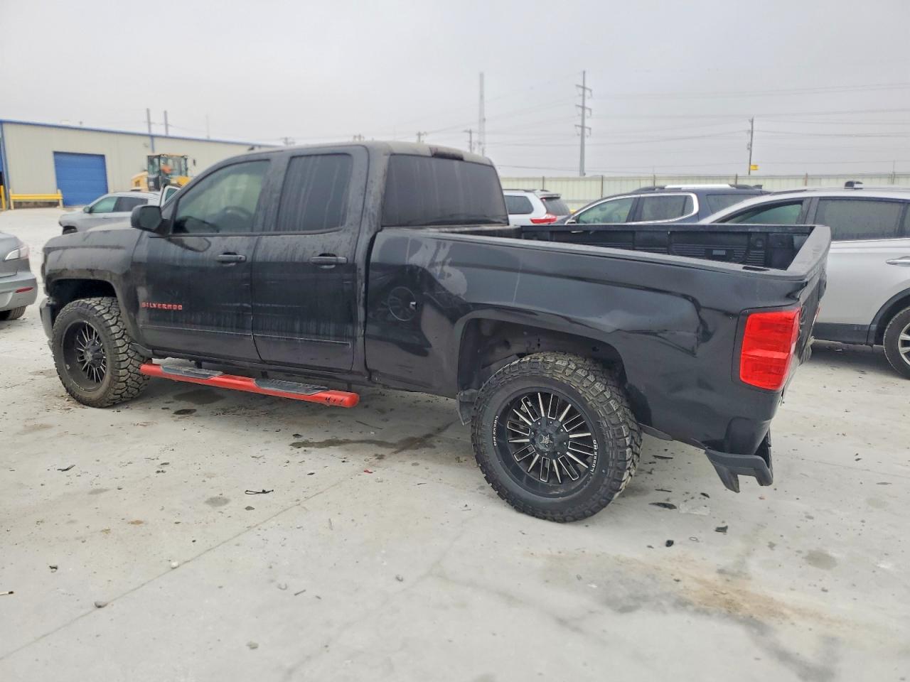 2018 CHEVROLET SILVERADO C1500 LT photo 2