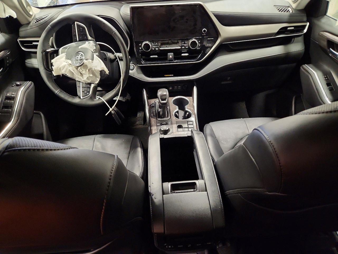 2024 TOYOTA HIGHLANDER LE photo 8