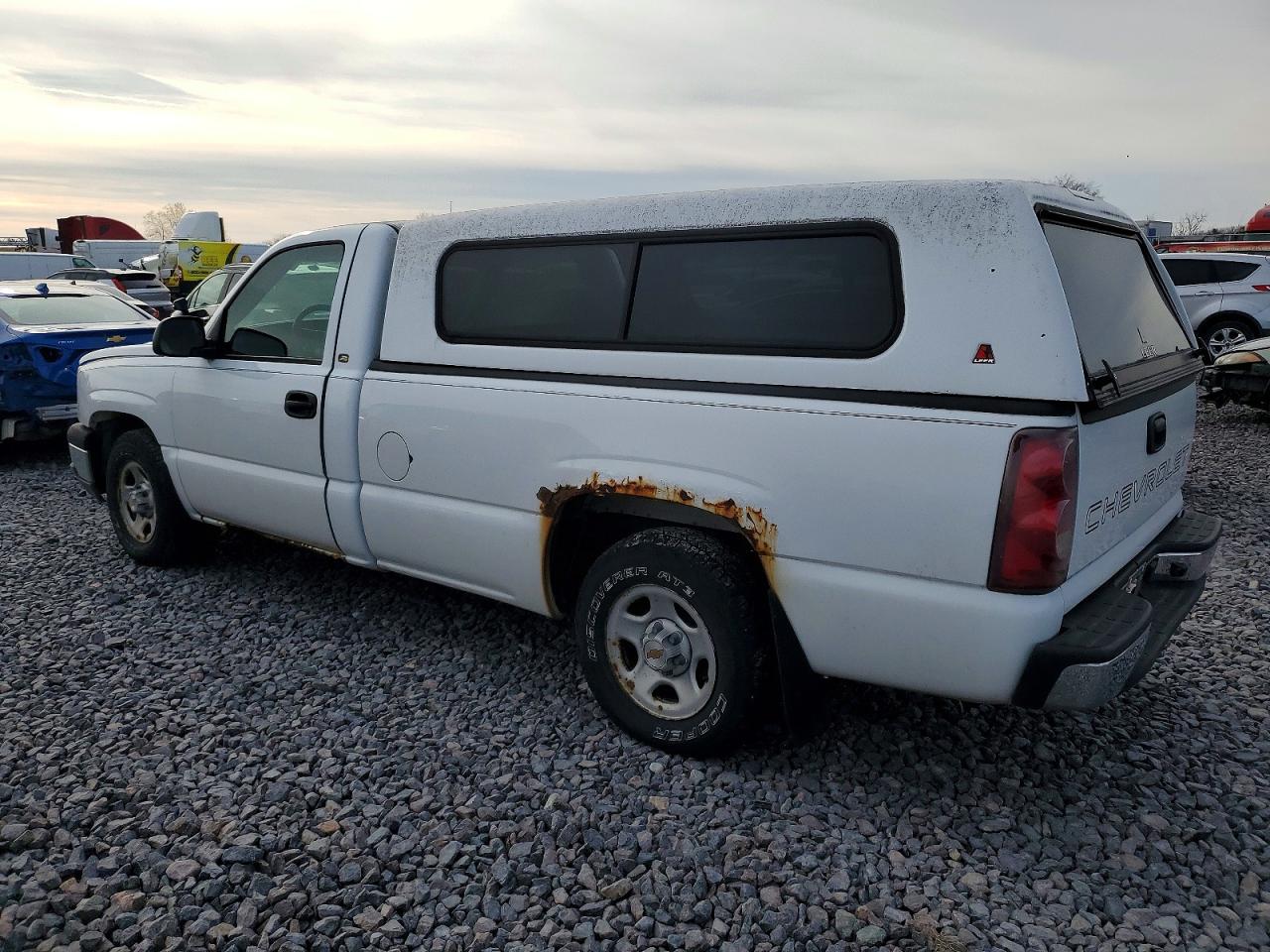 2003 CHEVROLET SILVERADO C1500 photo 2