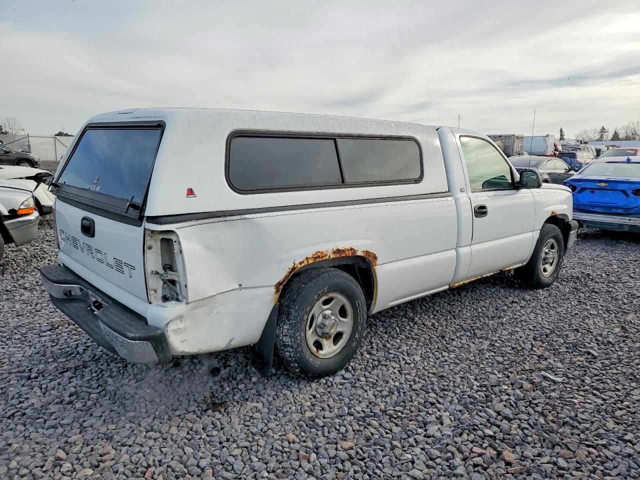 2003 CHEVROLET SILVERADO C1500 photo 3