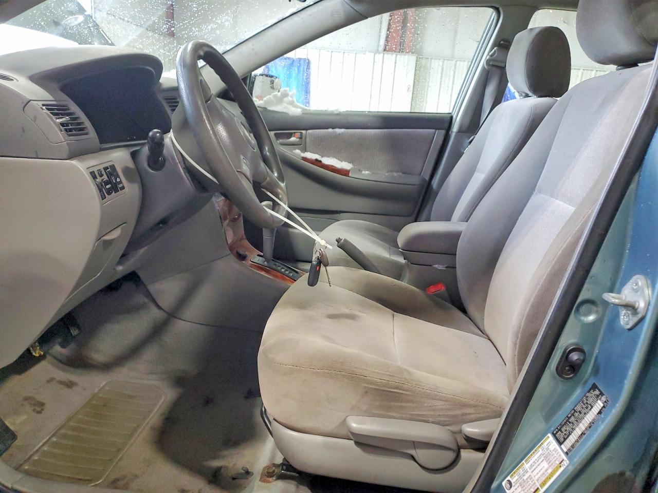 2005 TOYOTA COROLLA CE photo 7
