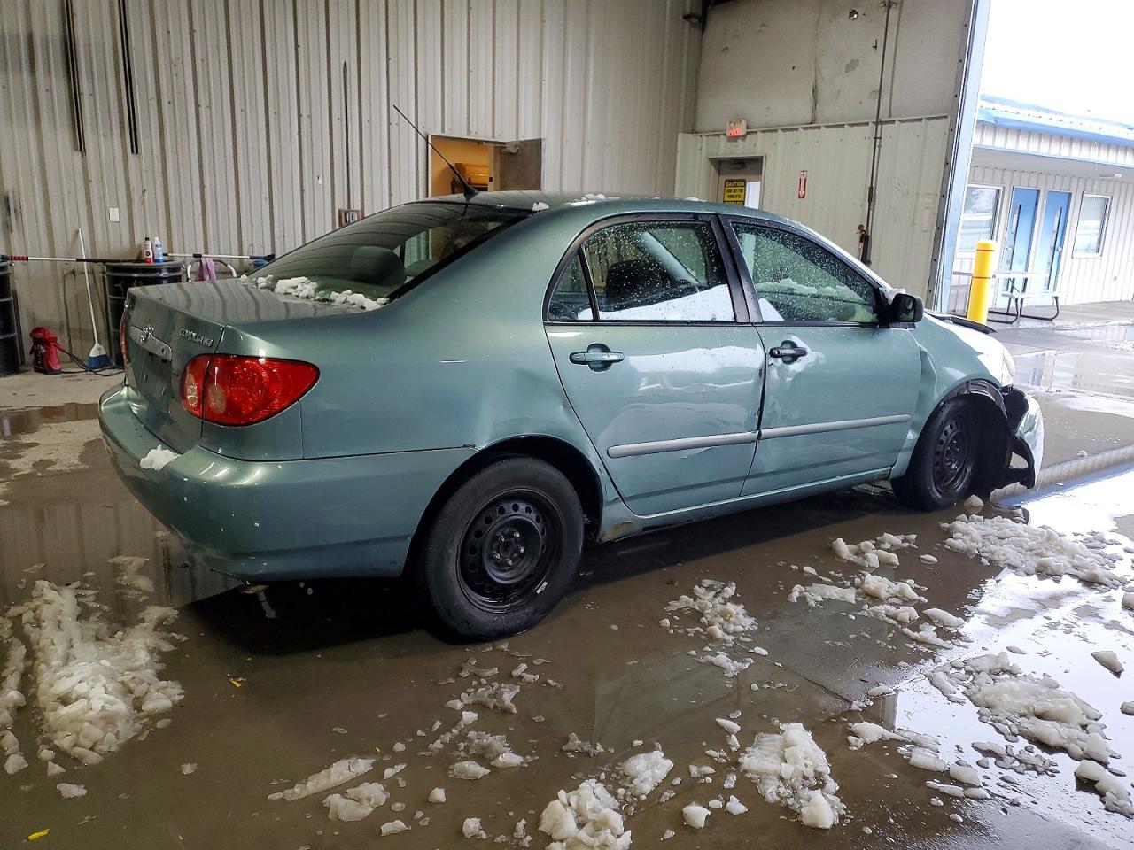 2005 TOYOTA COROLLA CE photo 3