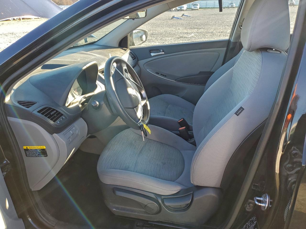 2017 HYUNDAI ACCENT SE photo 7