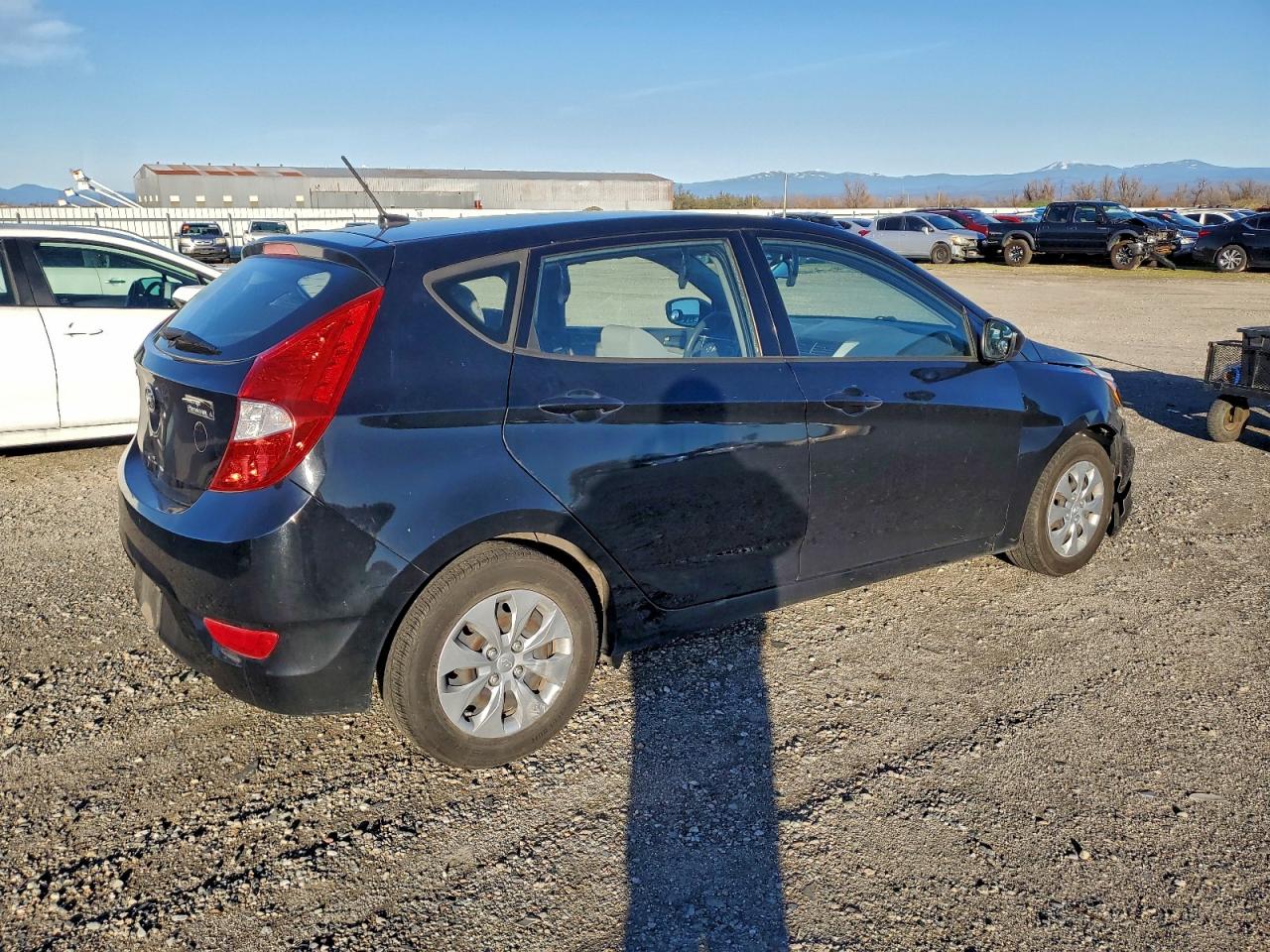 2017 HYUNDAI ACCENT SE photo 3