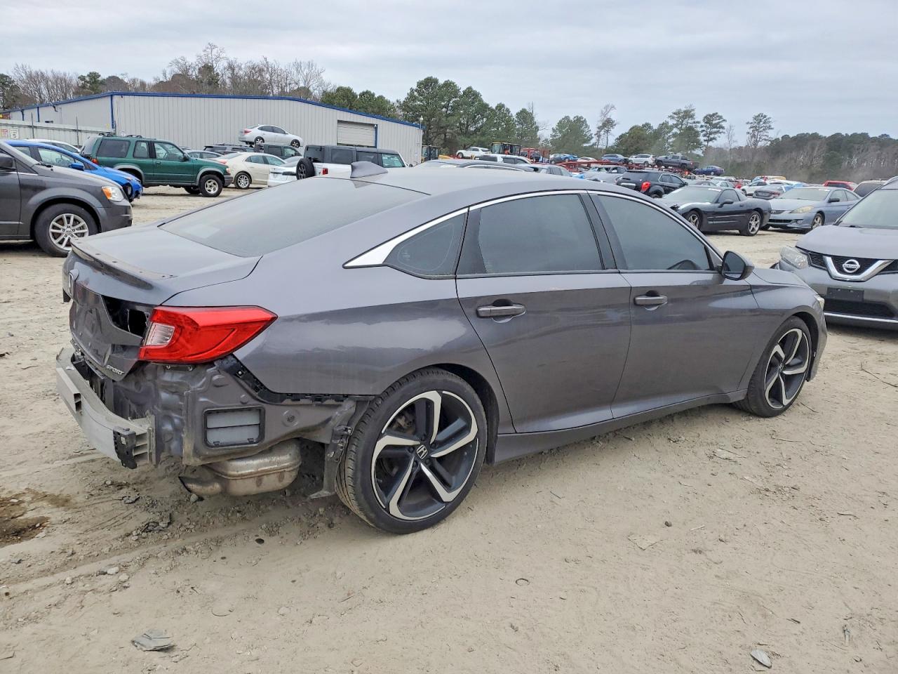 2018 HONDA ACCORD SPORT photo 3