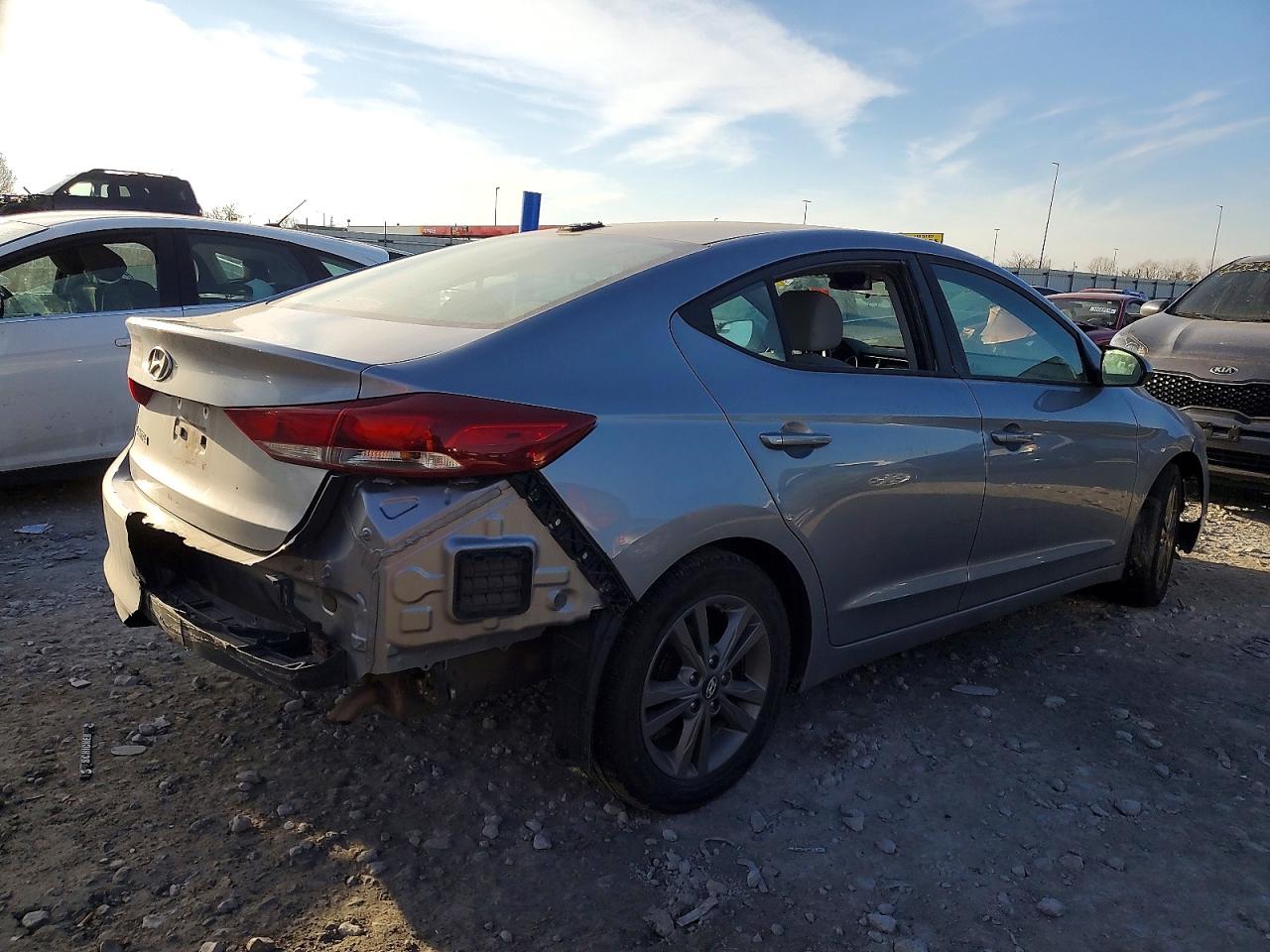 2017 HYUNDAI ELANTRA SE photo 3