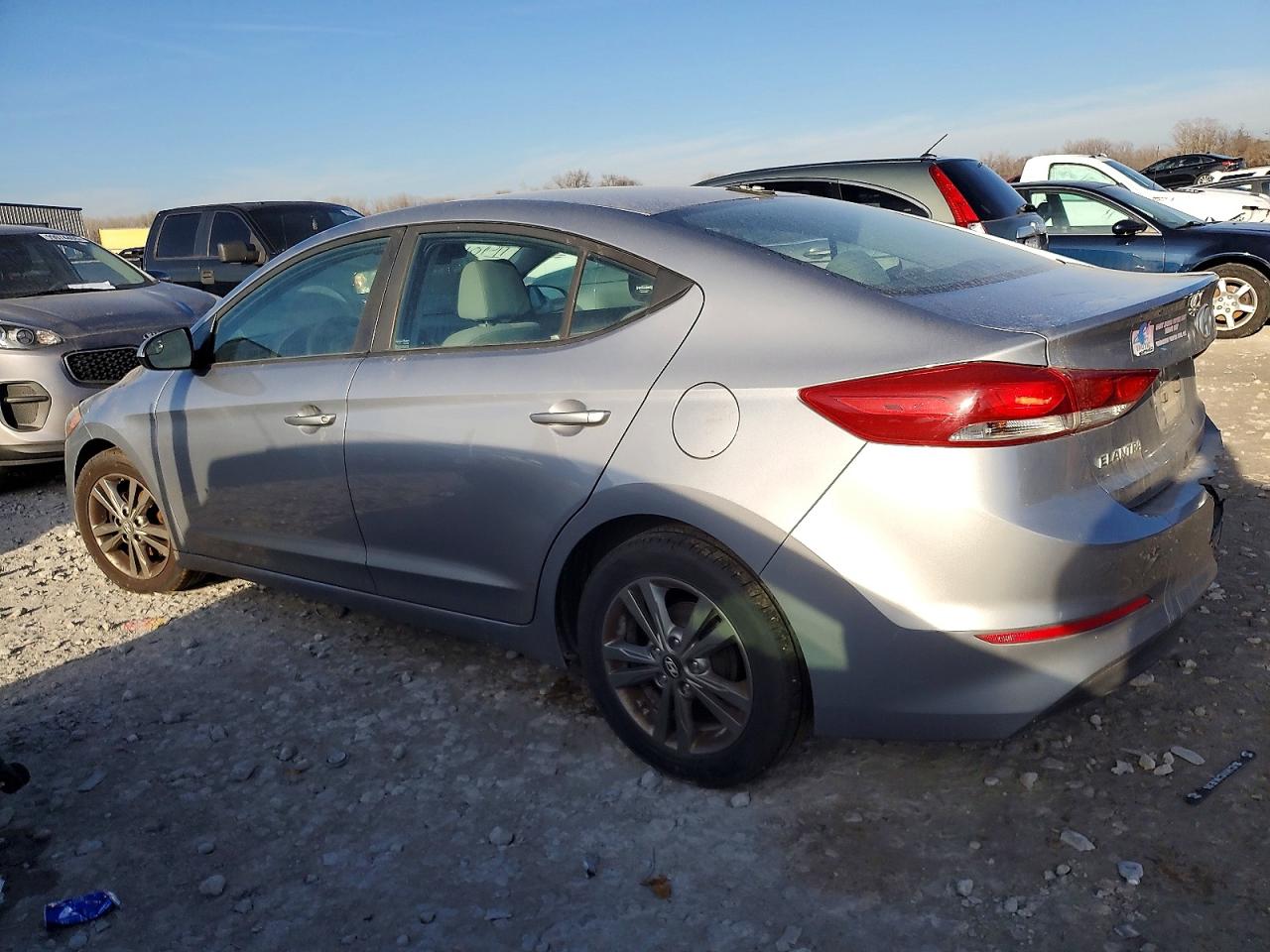 2017 HYUNDAI ELANTRA SE photo 2