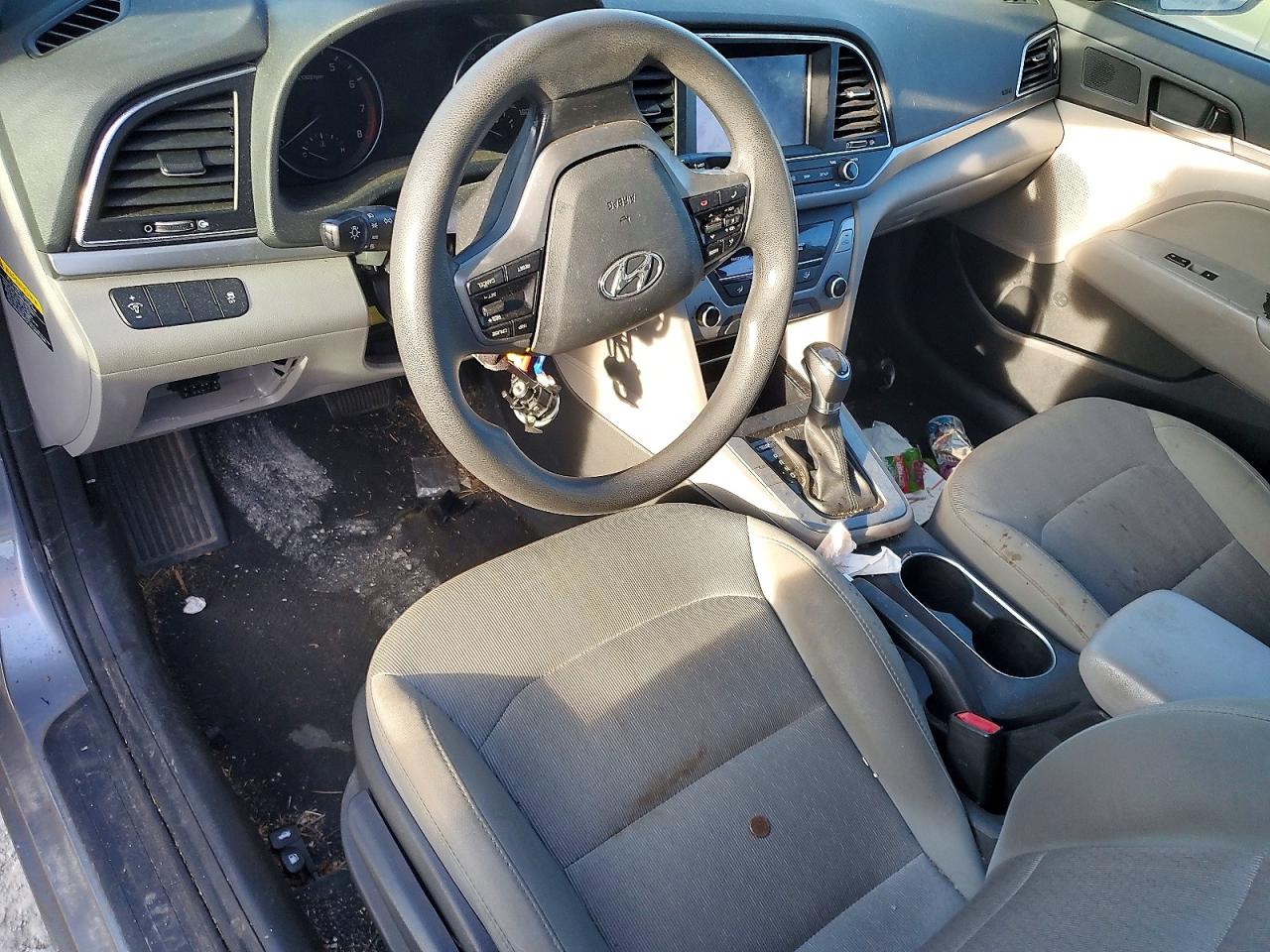 2017 HYUNDAI ELANTRA SE photo 8