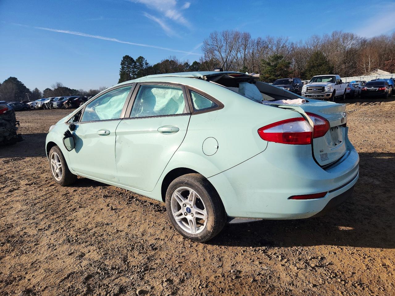 2018 FORD FIESTA SE photo 2