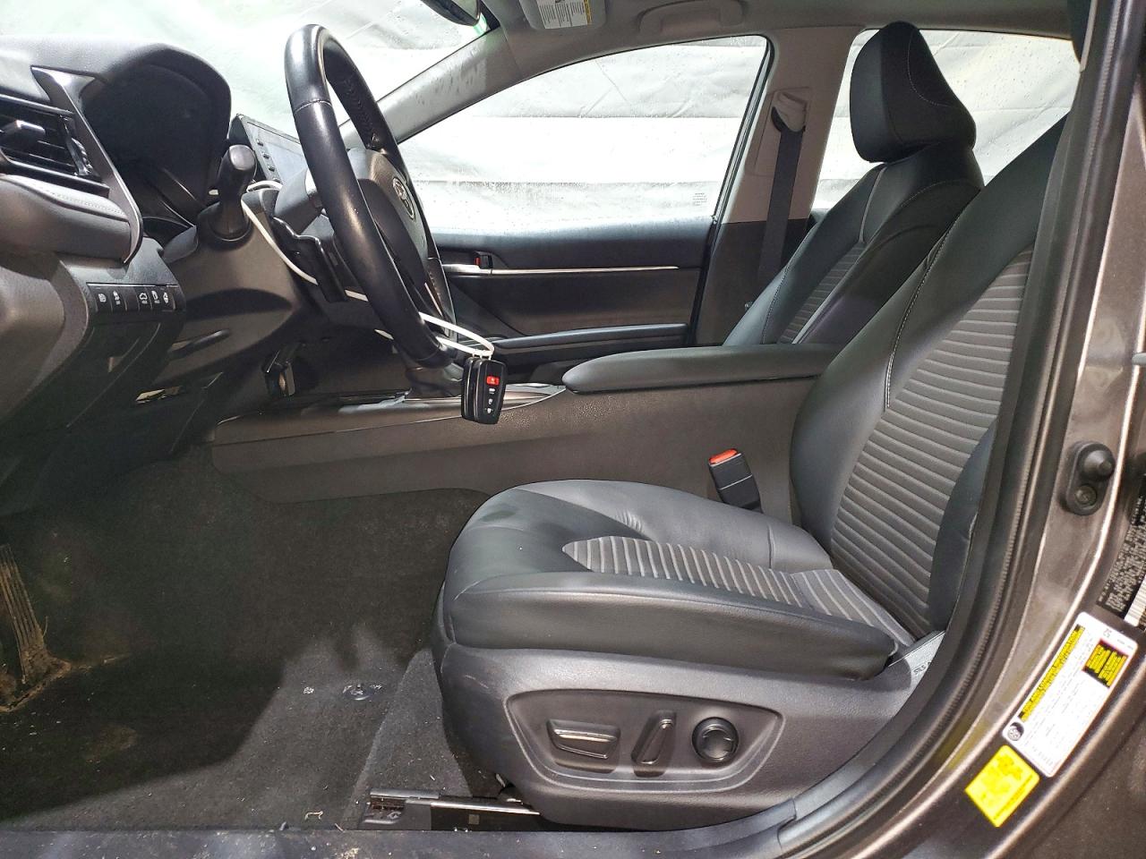 2021 TOYOTA CAMRY SE photo 13