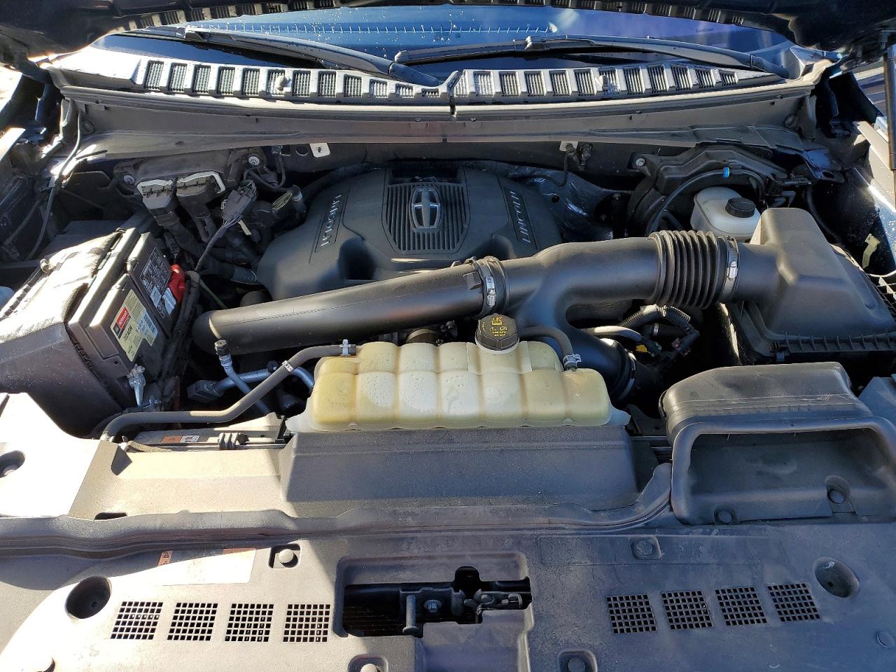 2019 LINCOLN NAVIGATOR RESERVE photo 23