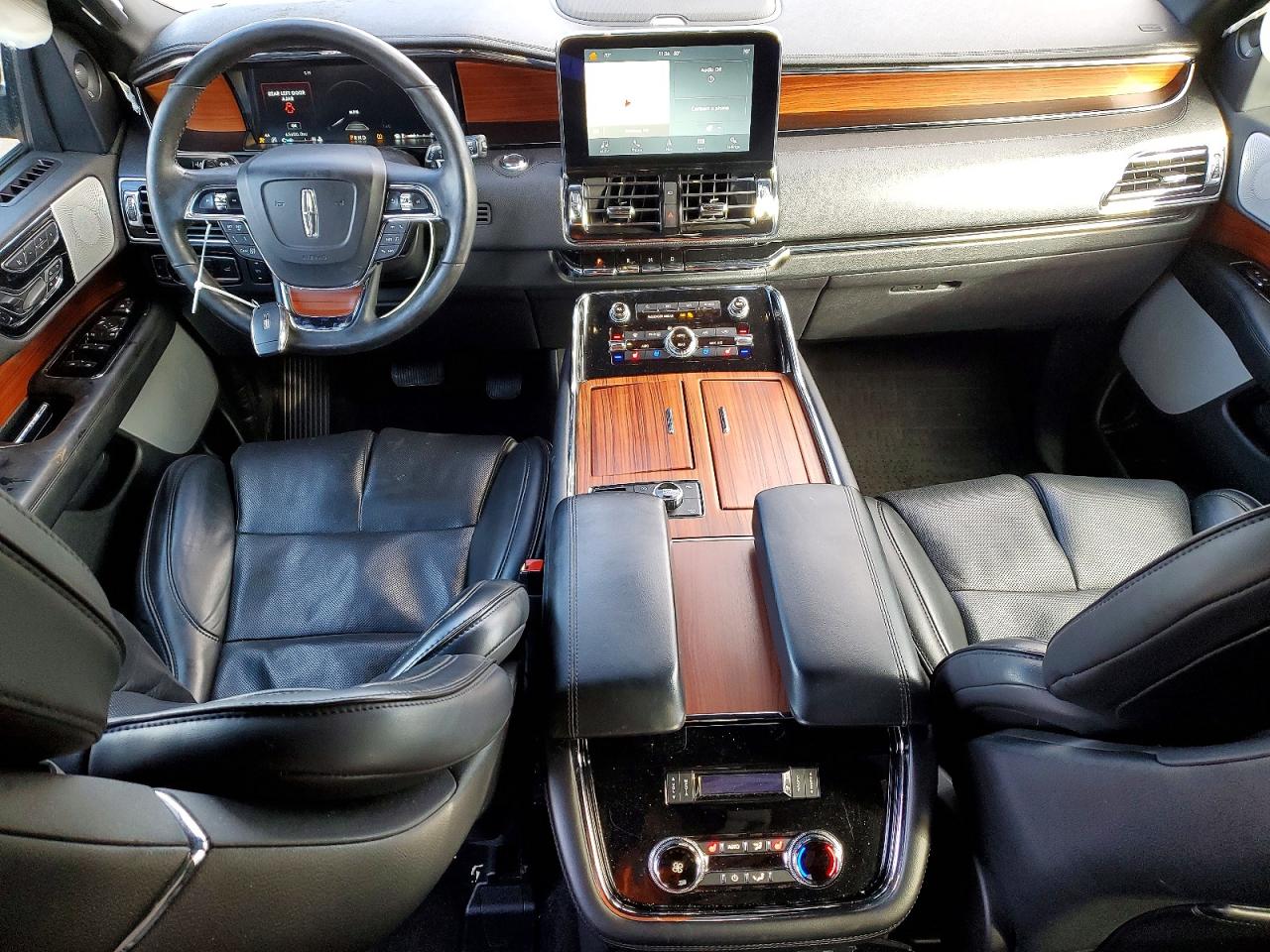 2019 LINCOLN NAVIGATOR RESERVE photo 15