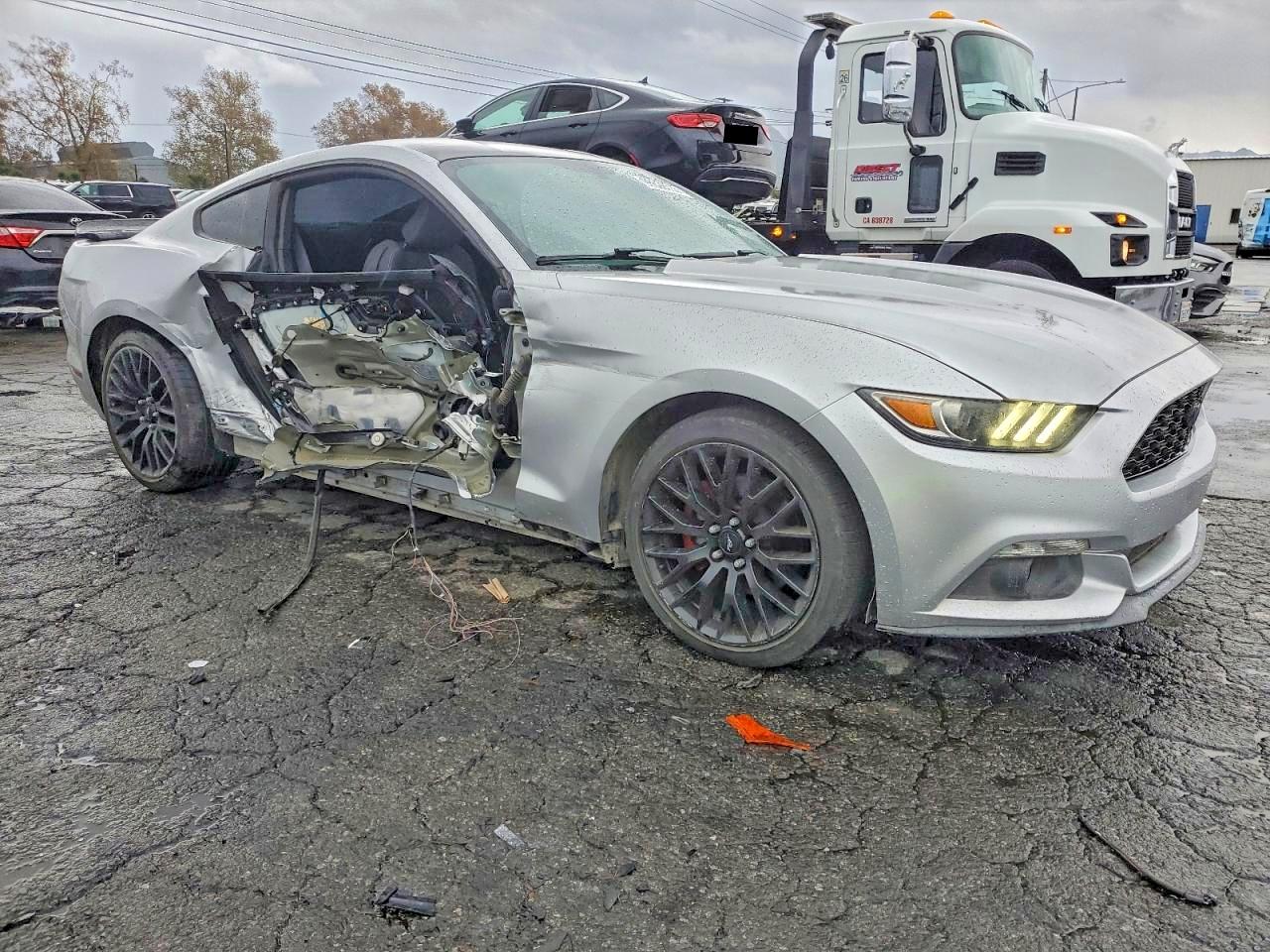 2015 FORD MUSTANG photo 7