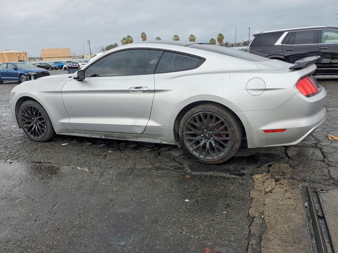 2015 FORD MUSTANG photo 3