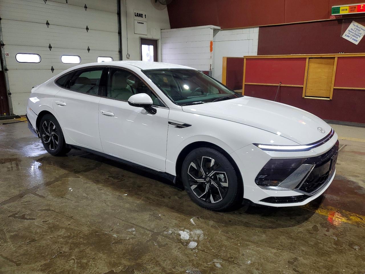2025 HYUNDAI SONATA SEL photo 4