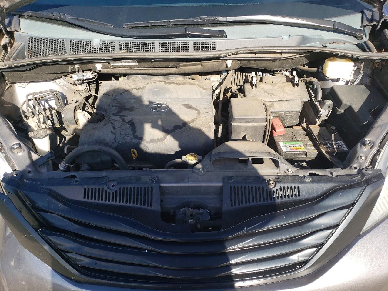 2013 TOYOTA SIENNA photo 12