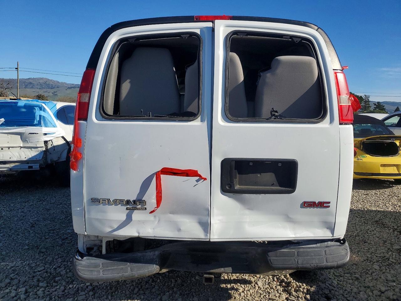 2013 GMC SAVANA G3500 LT photo 6