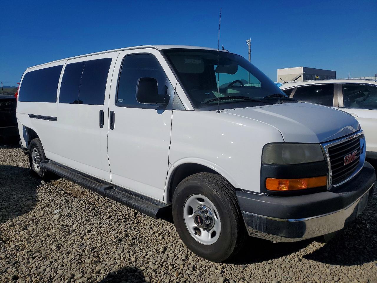 2013 GMC SAVANA G3500 LT photo 4