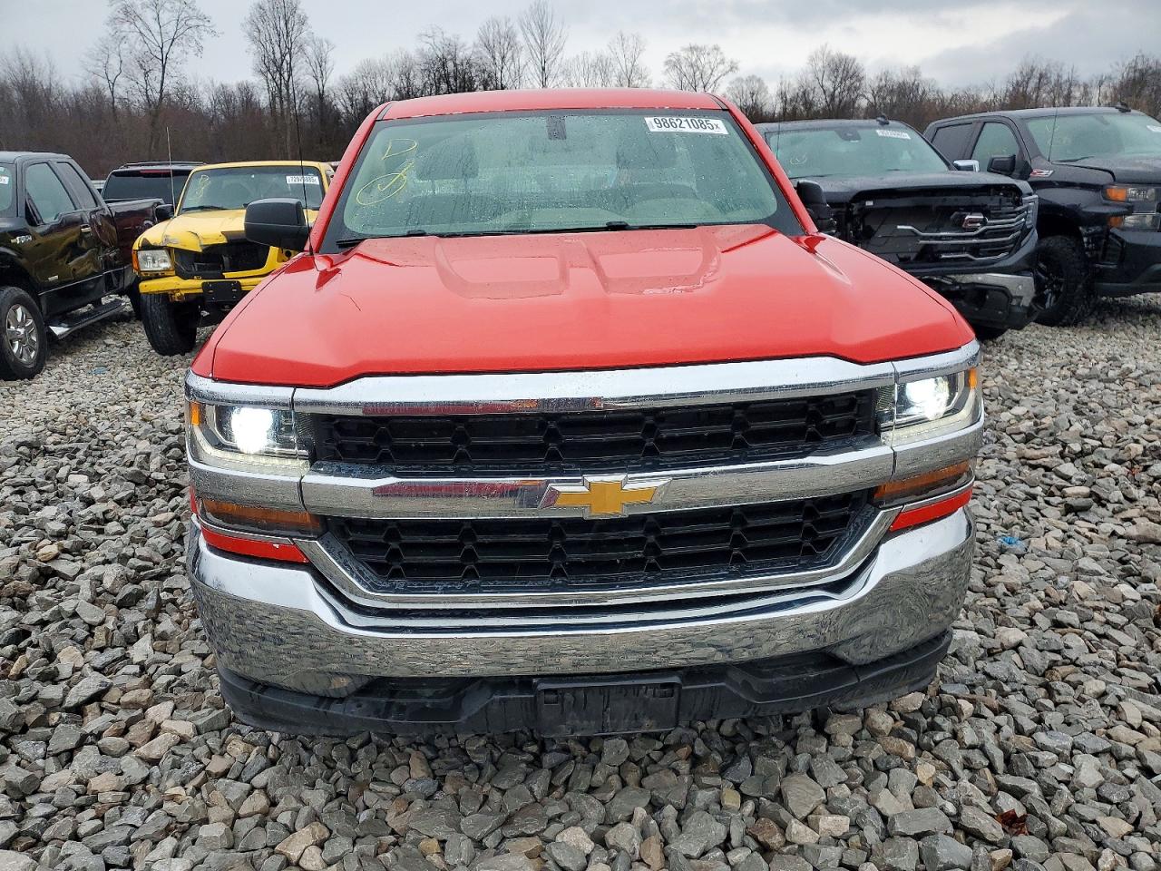 2018 CHEVROLET SILVERADO C1500 photo 9