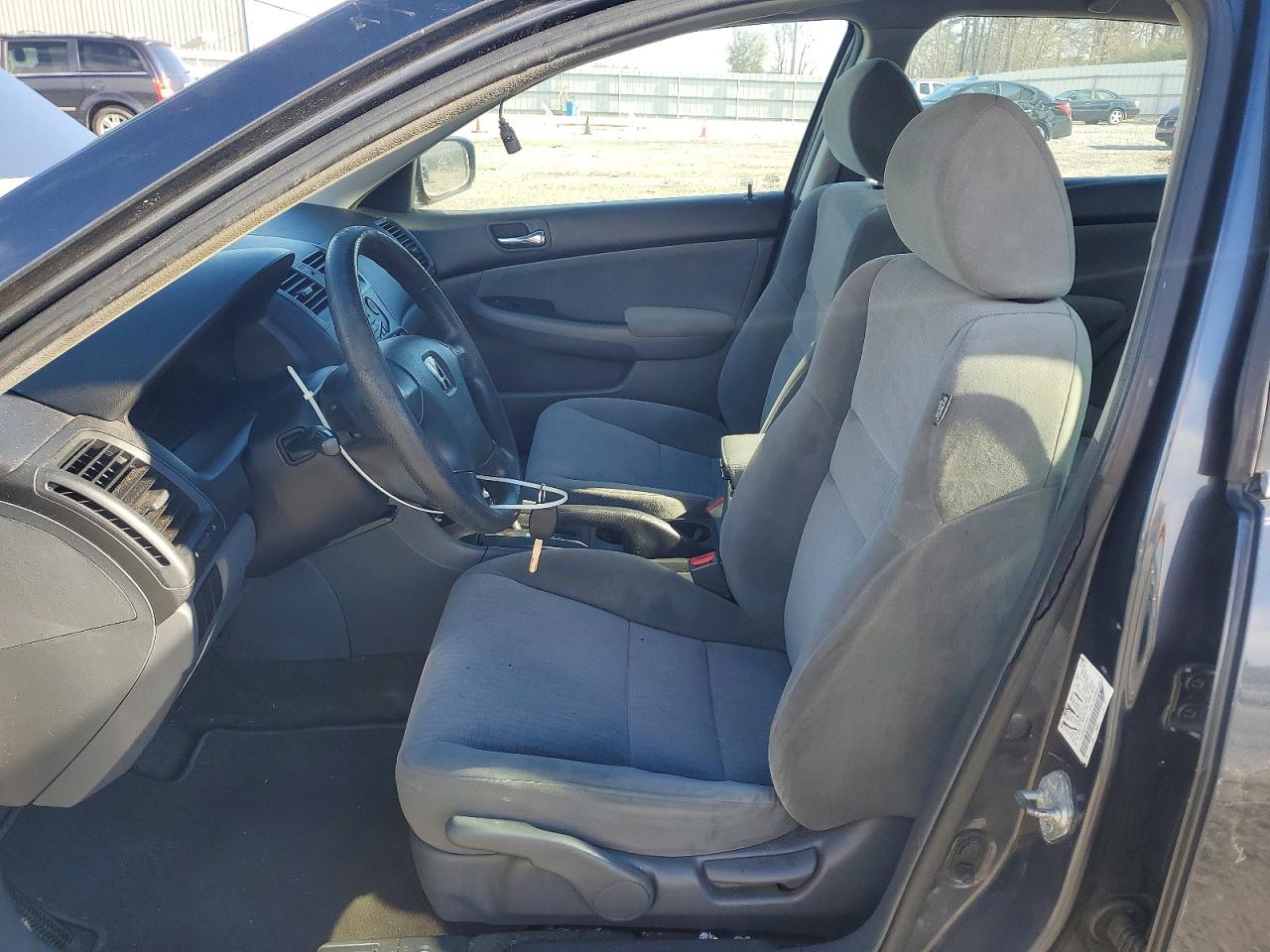 2005 HONDA ACCORD LX photo 7