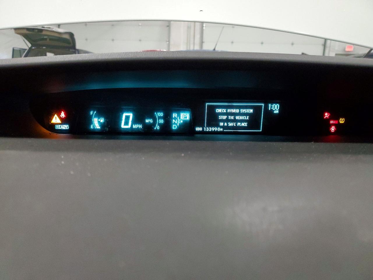 2015 TOYOTA PRIUS photo 9