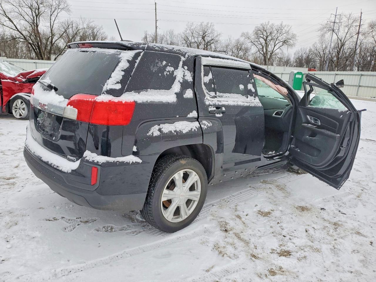 2017 GMC TERRAIN SLE photo 3