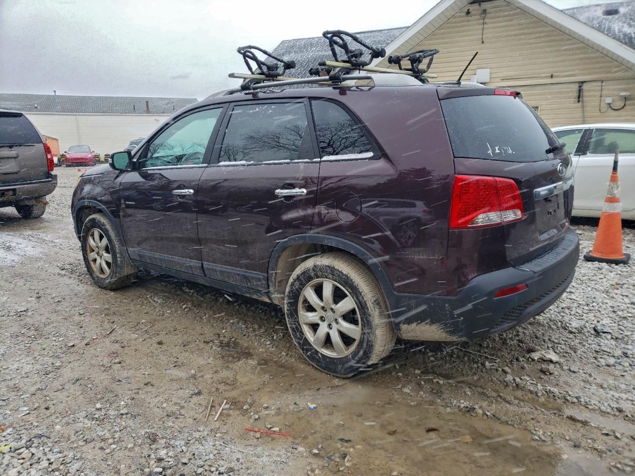 2011 KIA SORENTO BASE photo 2