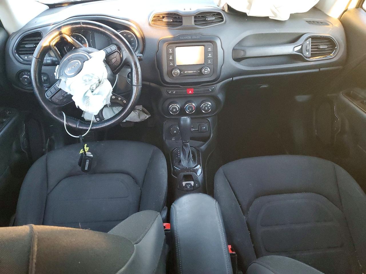 2017 JEEP RENEGADE LATITUDE photo 8