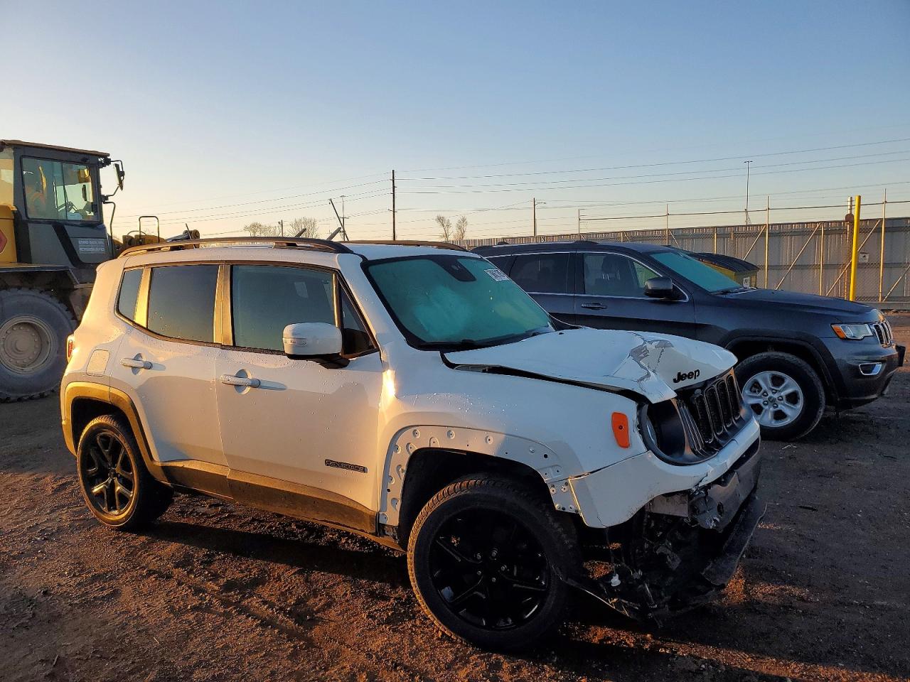 2017 JEEP RENEGADE LATITUDE photo 4