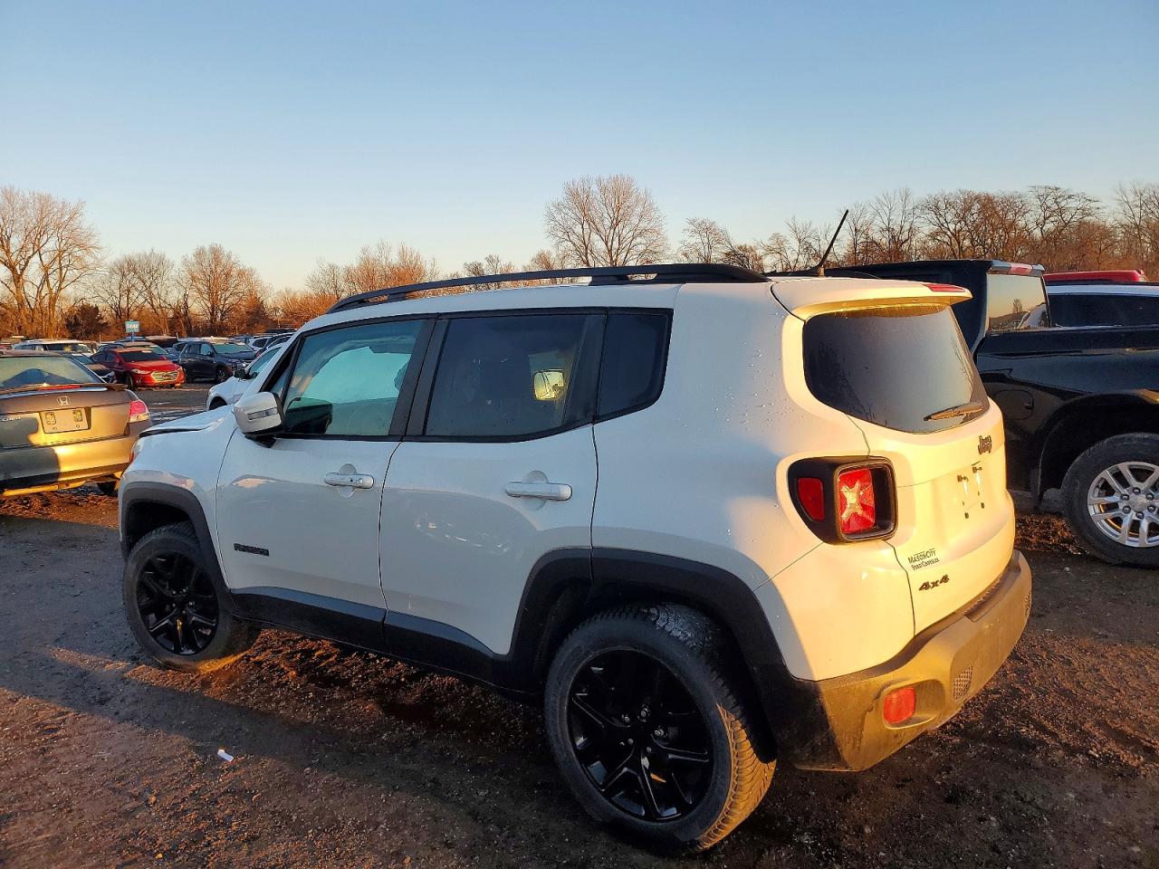 2017 JEEP RENEGADE LATITUDE photo 2