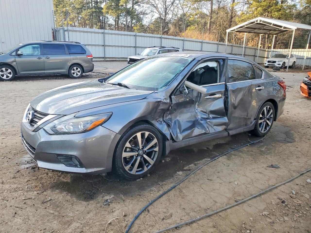 2017 NISSAN ALTIMA