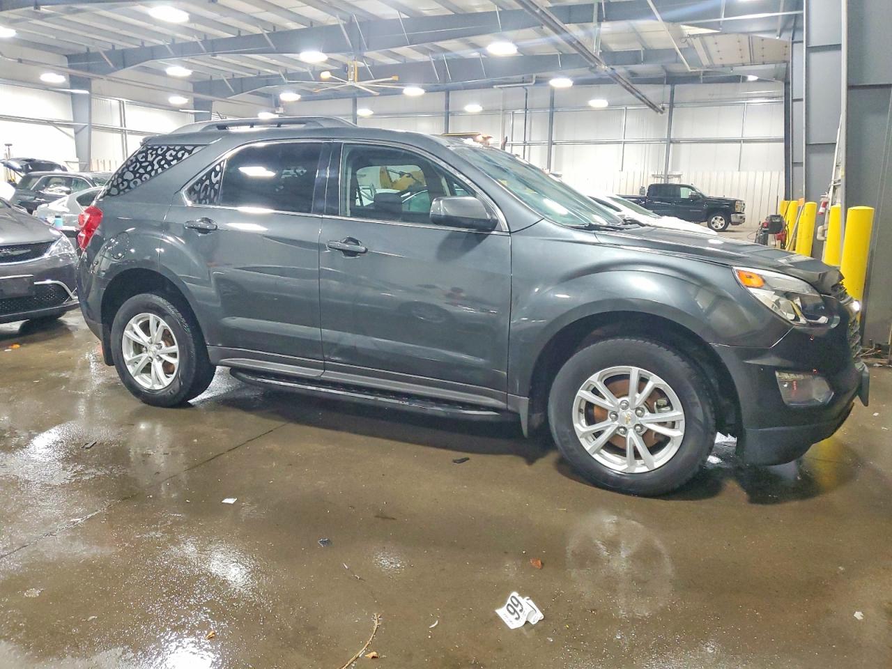 2017 CHEVROLET EQUINOX LT photo 4