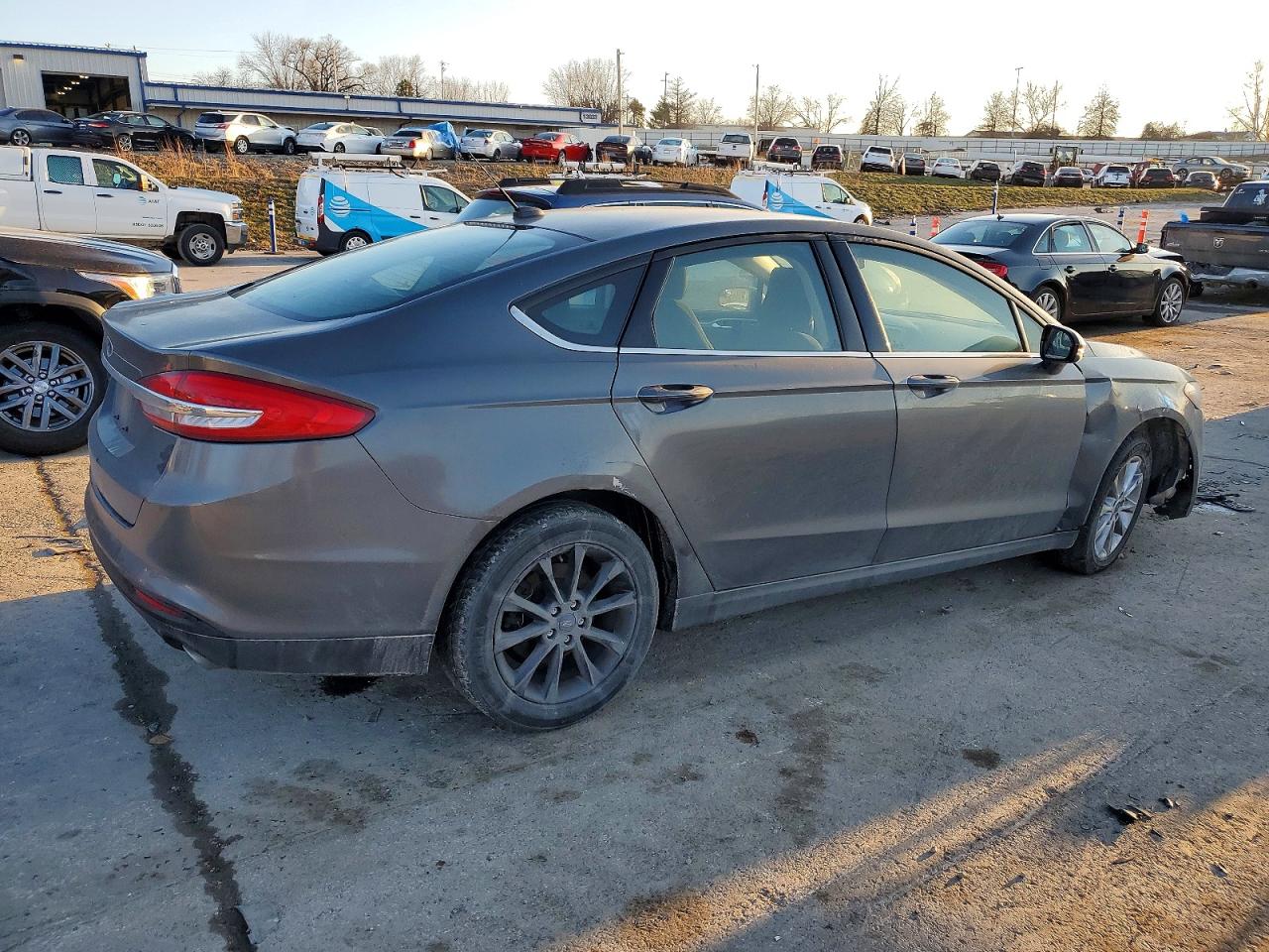 2017 FORD FUSION SE photo 3