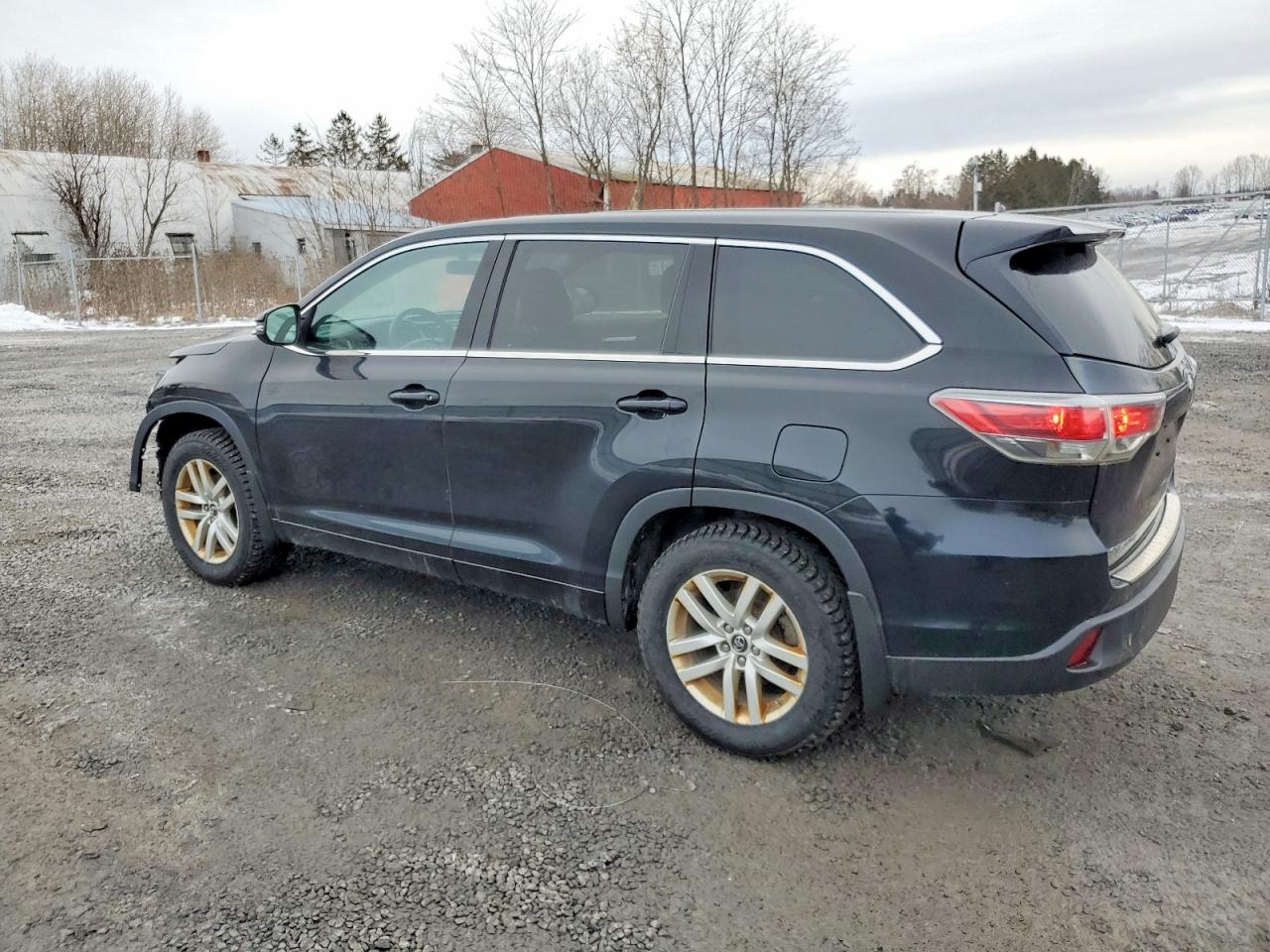 2016 TOYOTA HIGHLANDER LE photo 2