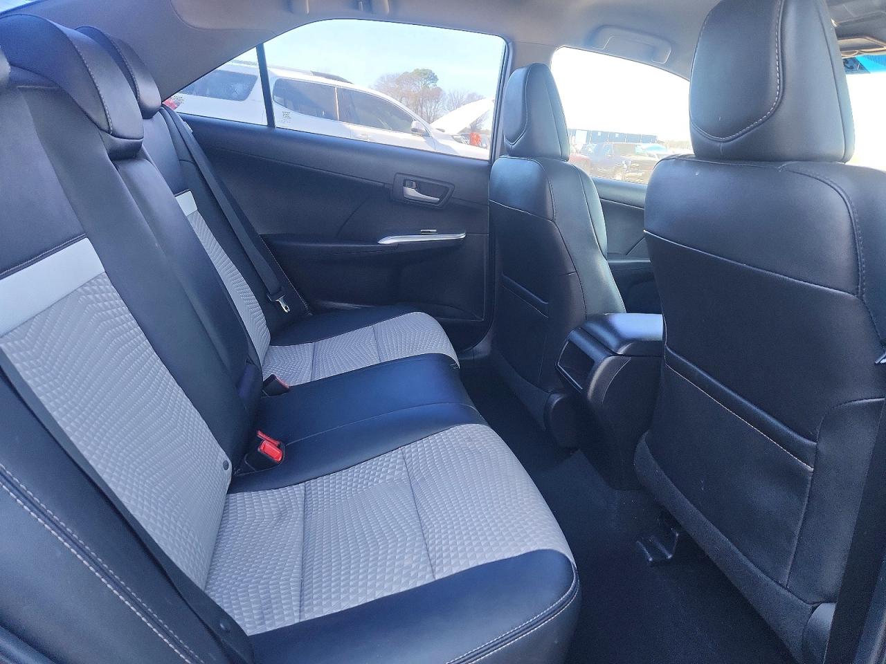 2013 TOYOTA CAMRY L photo 10