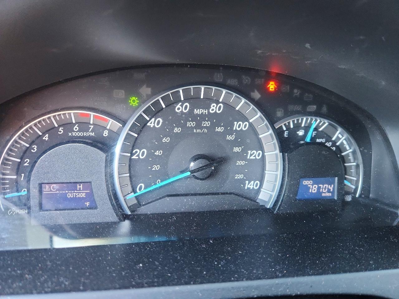 2013 TOYOTA CAMRY L photo 9
