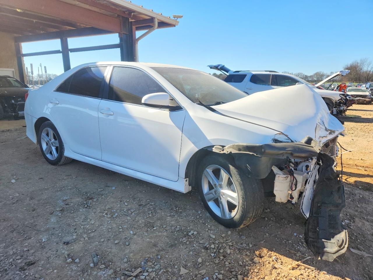 2013 TOYOTA CAMRY L photo 4