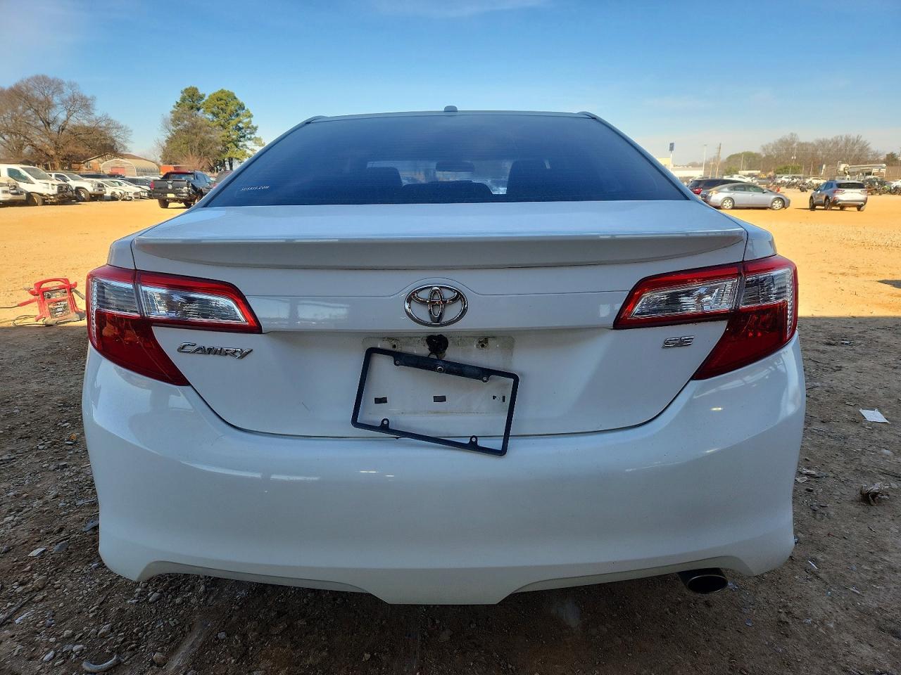 2013 TOYOTA CAMRY L photo 6
