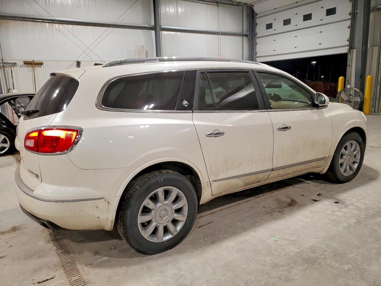 2014 BUICK ENCLAVE photo 3