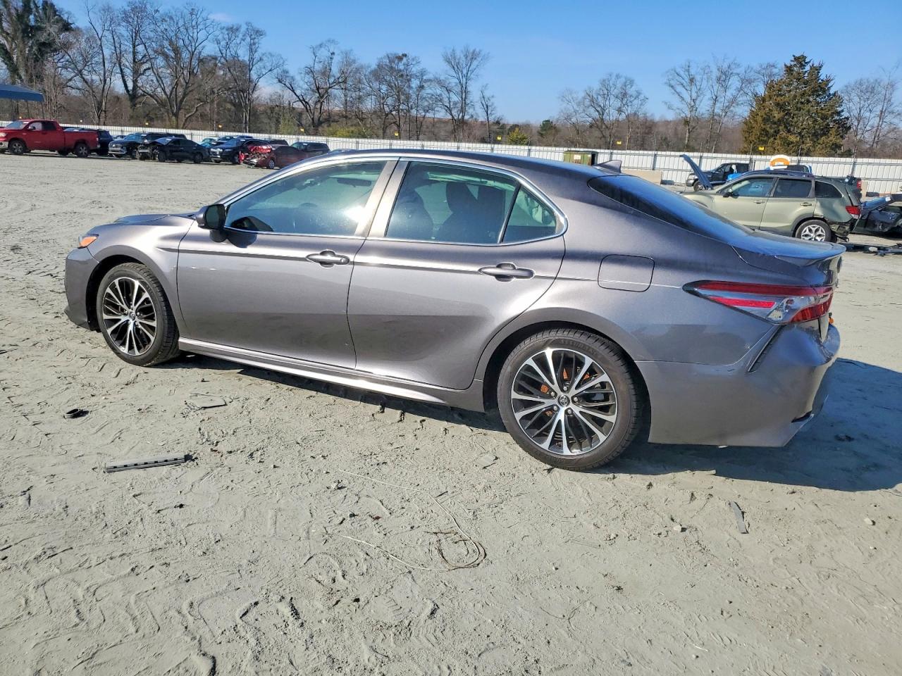 2019 TOYOTA CAMRY L photo 2