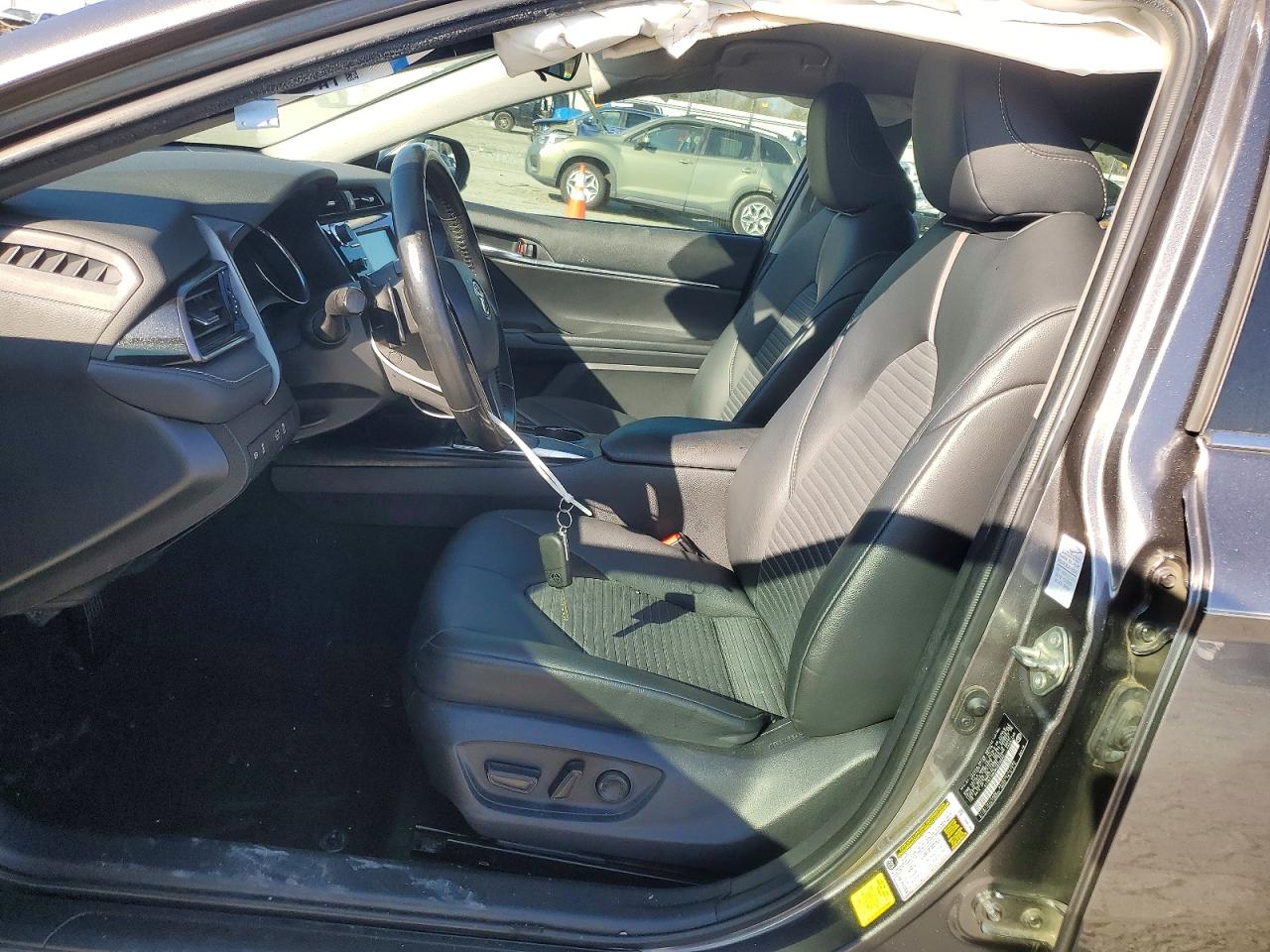 2019 TOYOTA CAMRY L photo 7