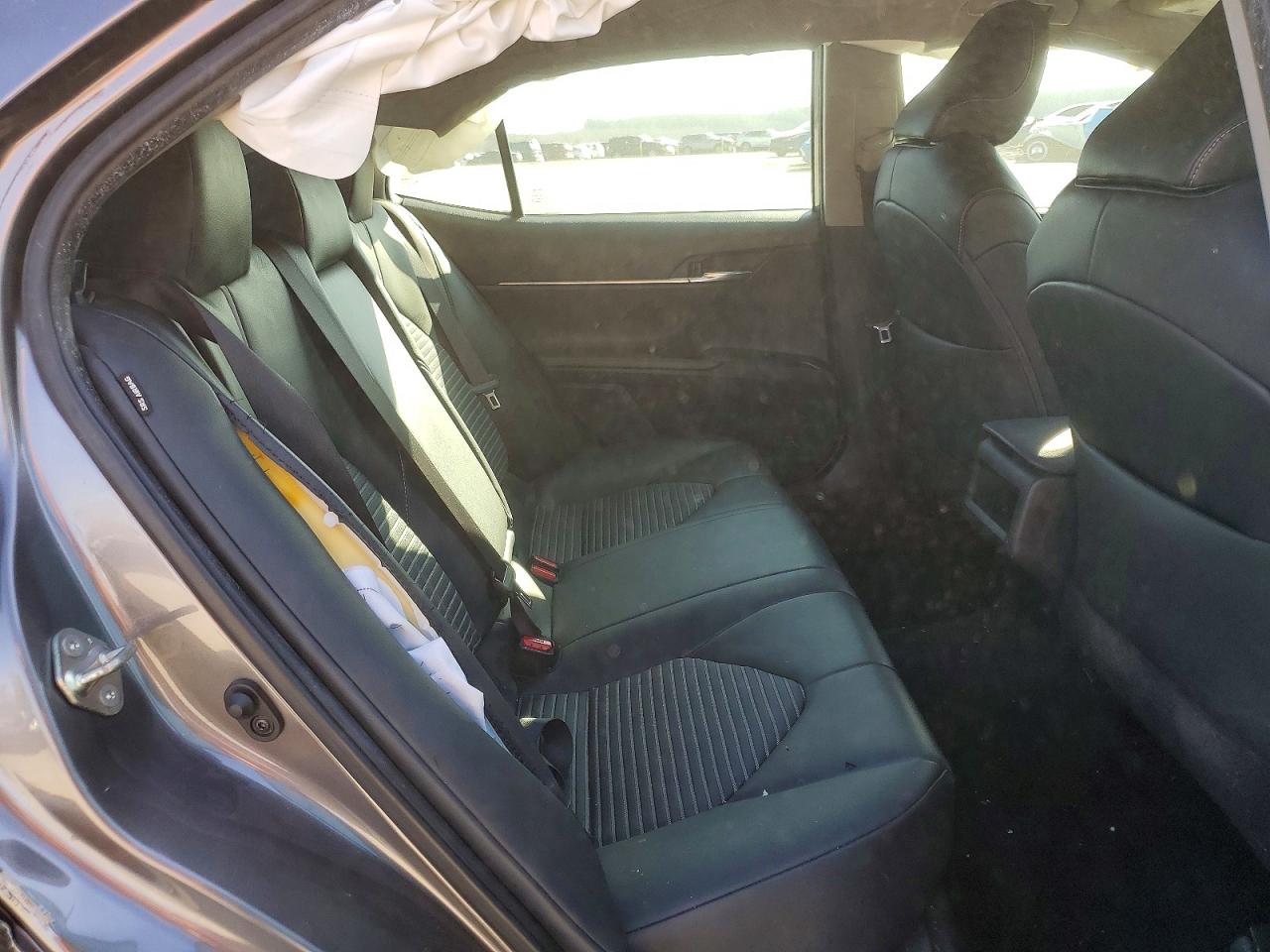 2019 TOYOTA CAMRY L photo 10