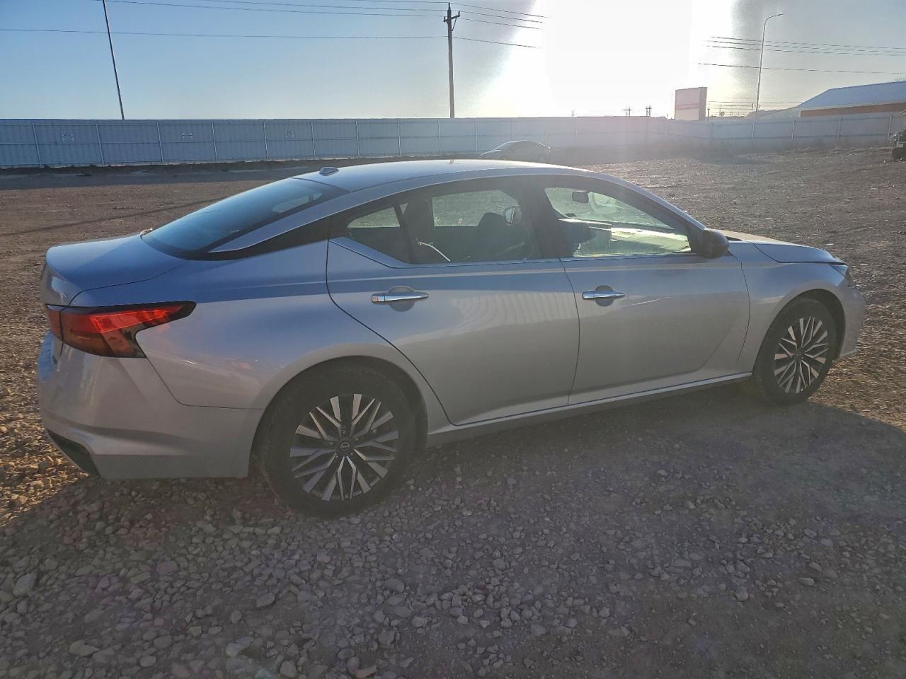 2025 NISSAN ALTIMA SV photo 3