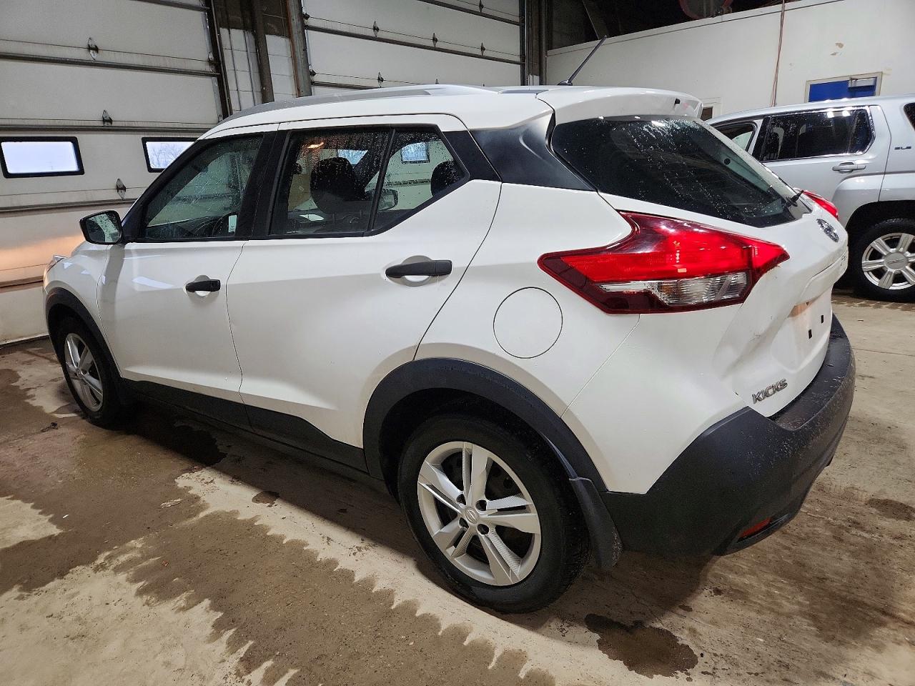 2019 NISSAN KICKS S photo 2