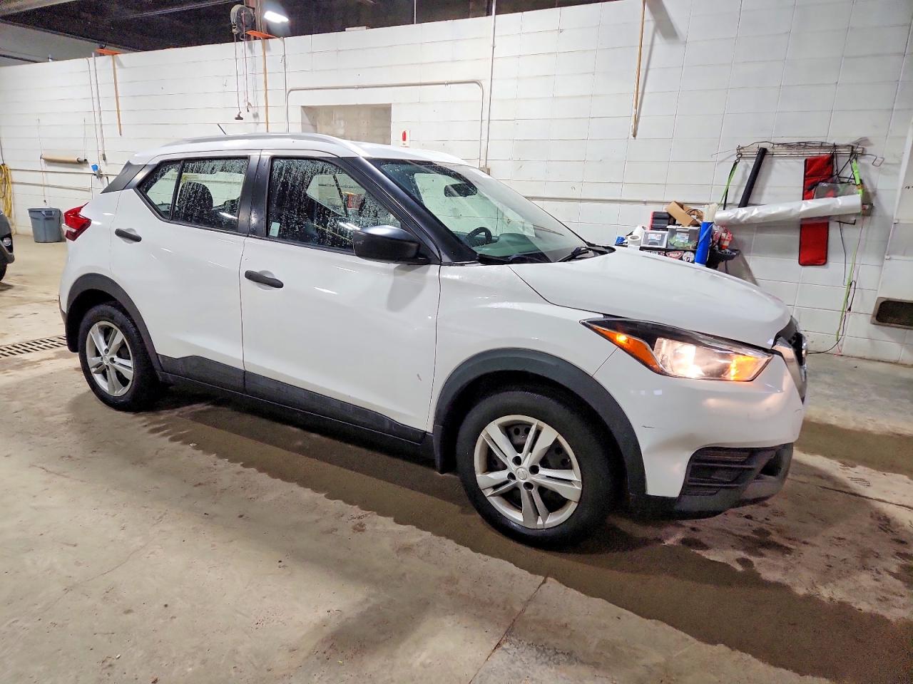 2019 NISSAN KICKS S photo 4
