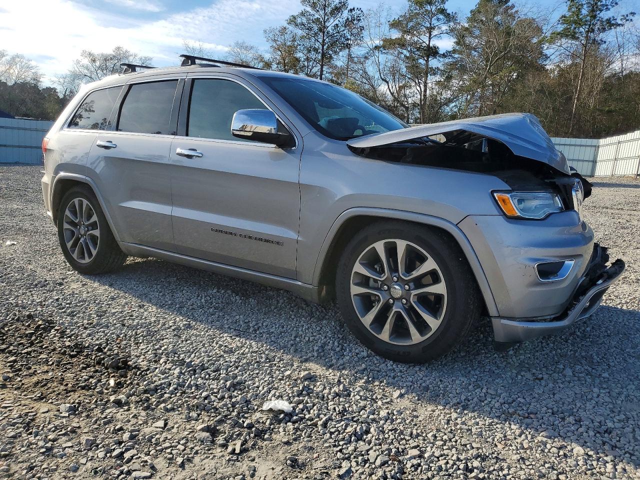 2018 JEEP GRAND CHEROKEE OVERLAND photo 4