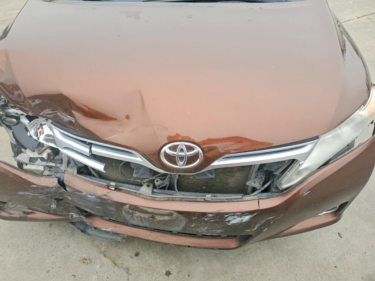 2010 TOYOTA VENZA photo 12