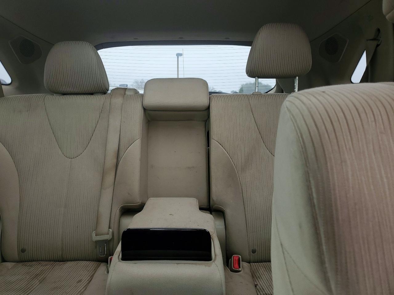 2010 TOYOTA VENZA photo 10