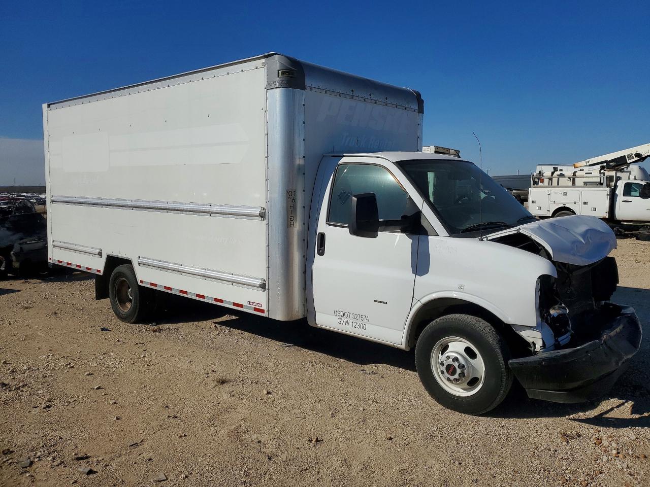 2022 GMC SAVANA BOX TRUCK photo 4